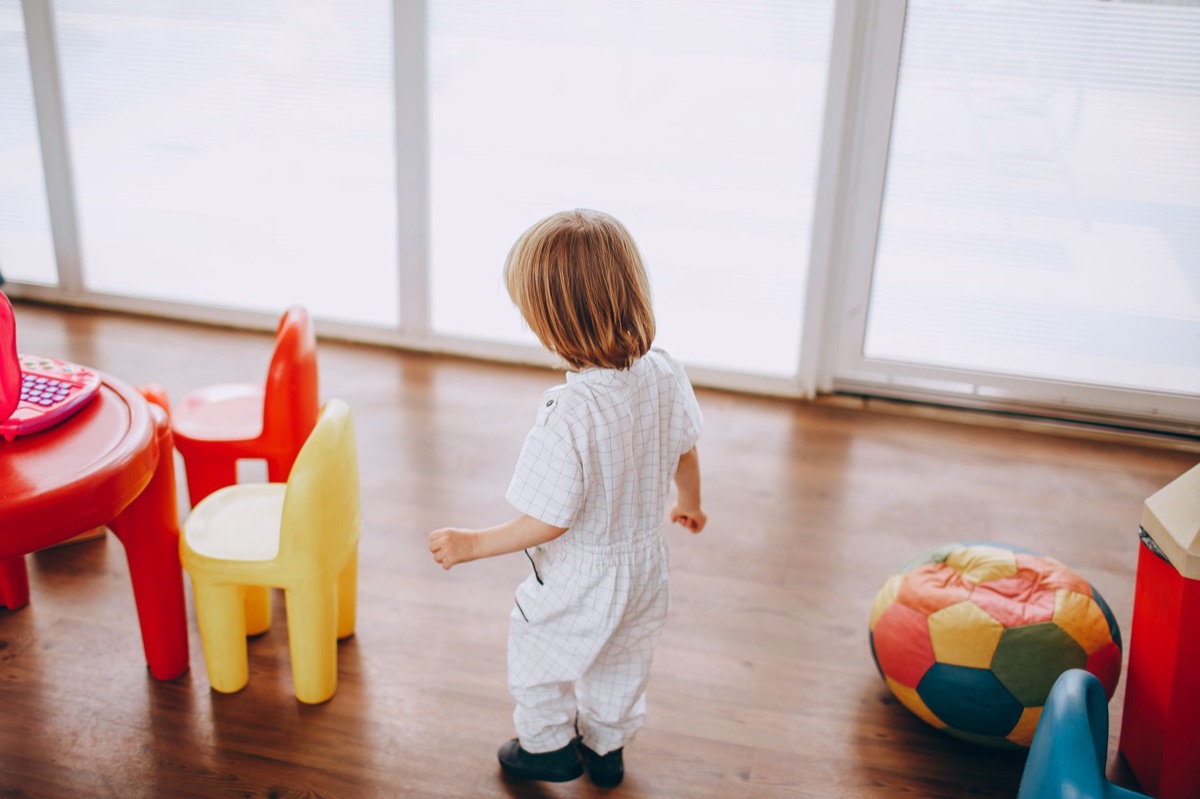 A safe and brightly lit professional kids club indoor play area