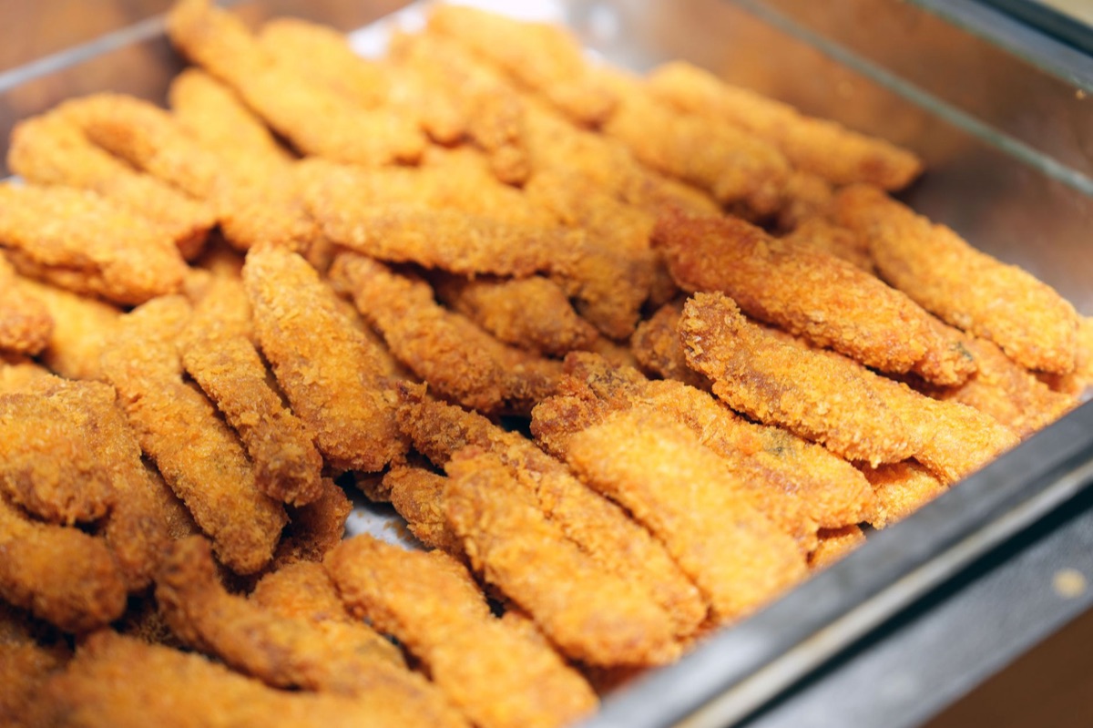 子供も食べやすいメニューが並ぶ、家族向けのビュッフェ料理