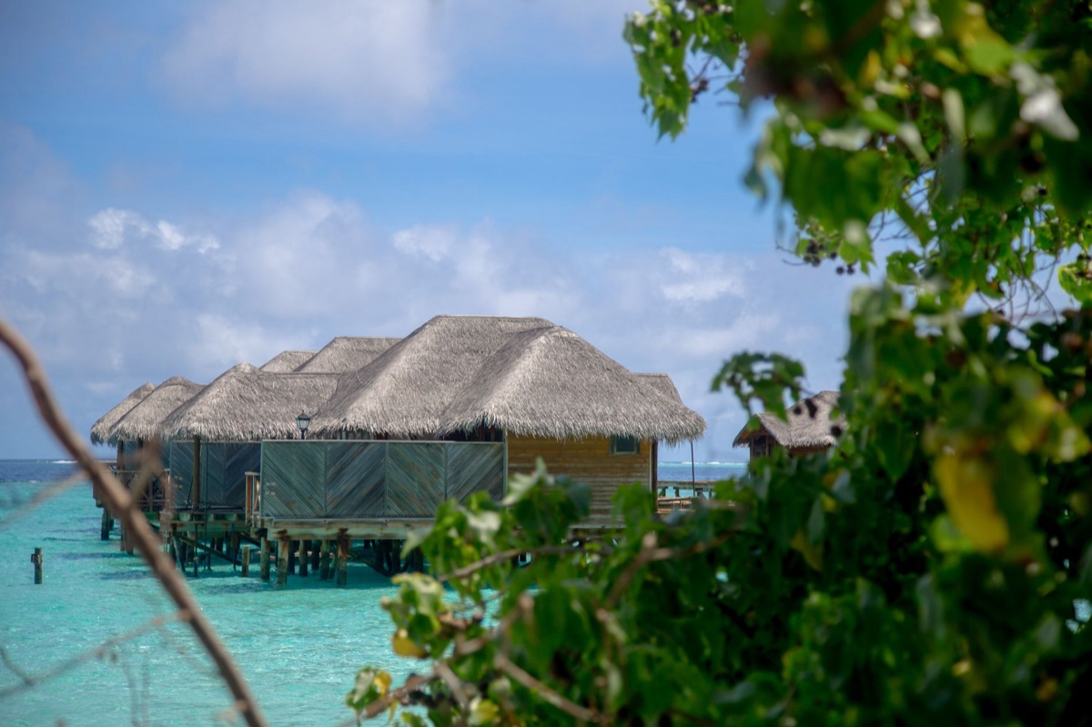 Villa sobre el agua en un resort de las Maldivas