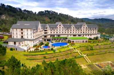 Global Hotel Chains: Secrets Behind 200K+ Room Operations
