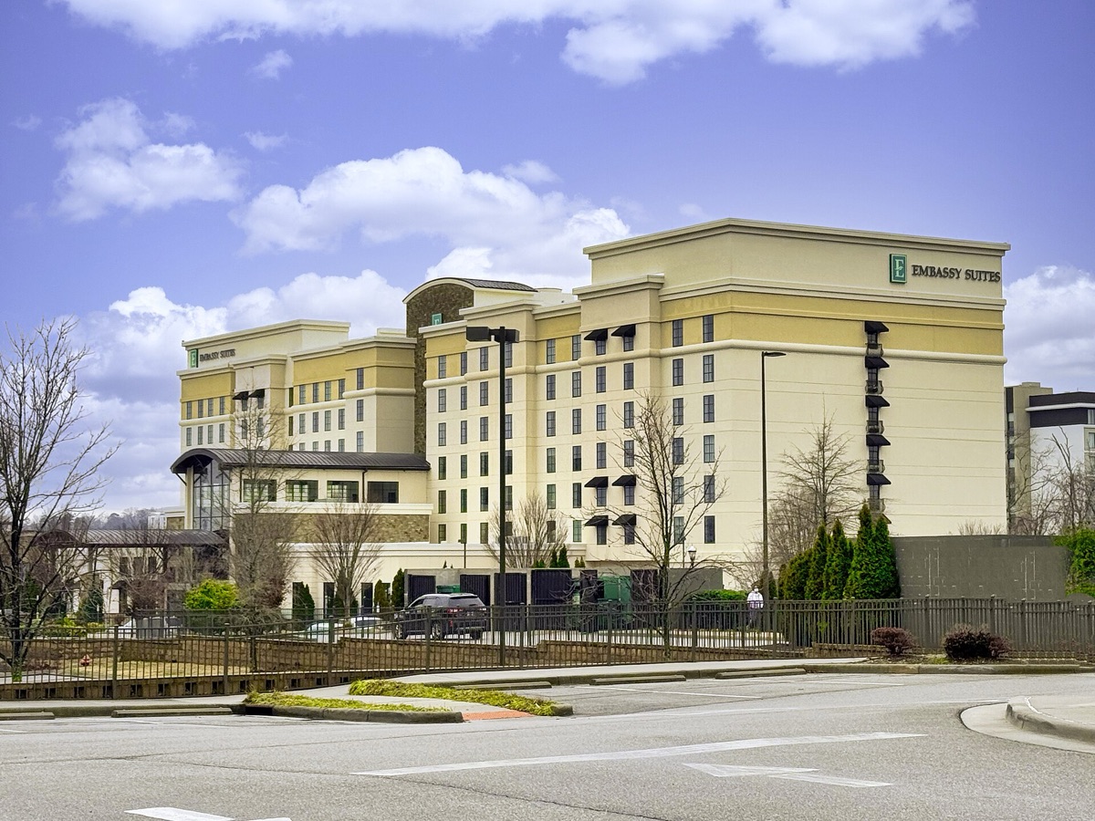 Hotel chain locations map with global resorts