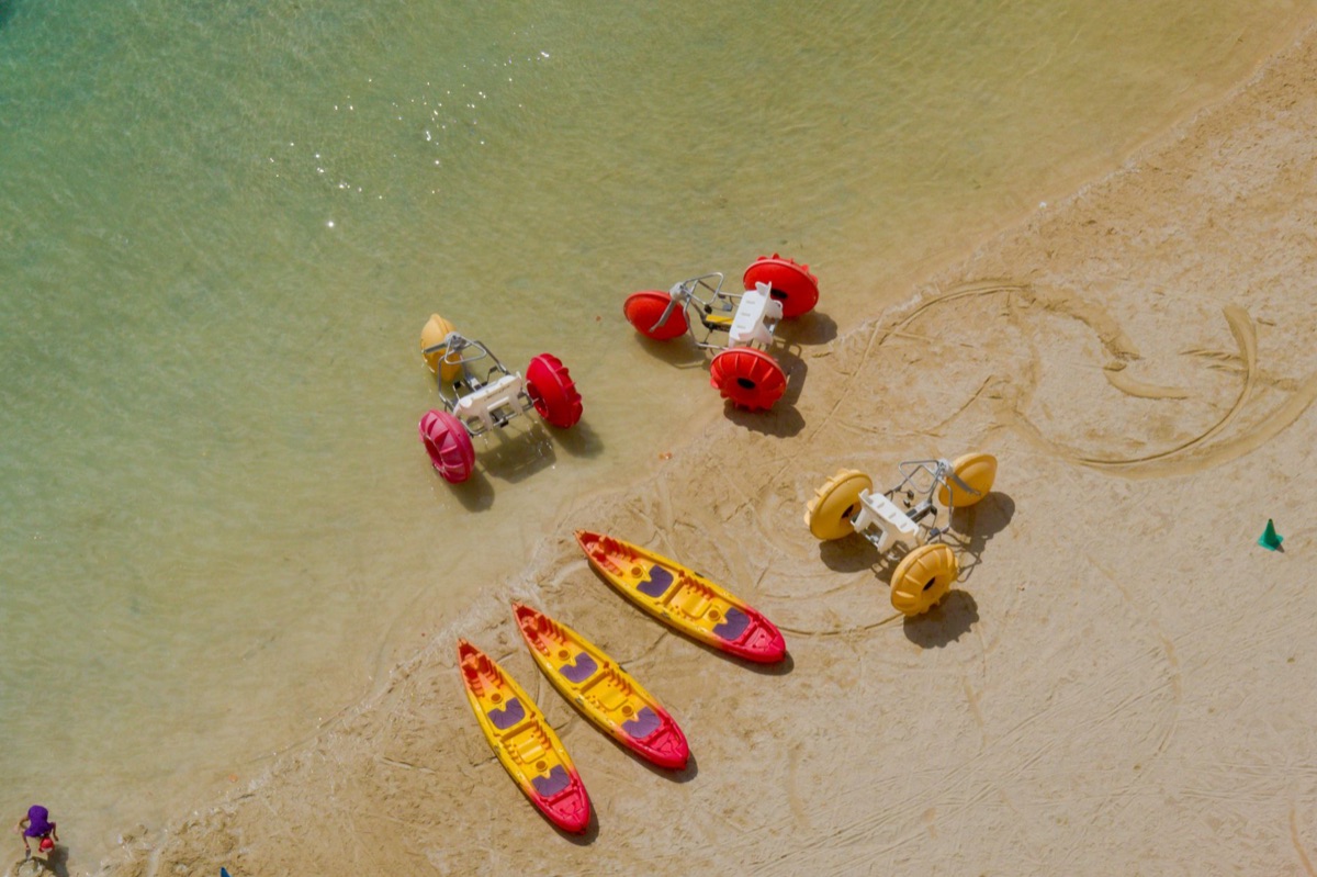 atividades de resort com diferentes opções de lazer