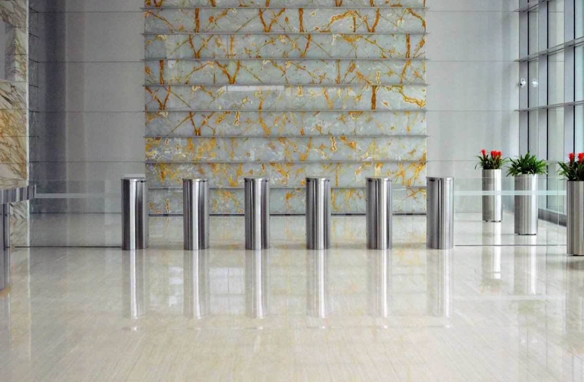resort lobby comodo