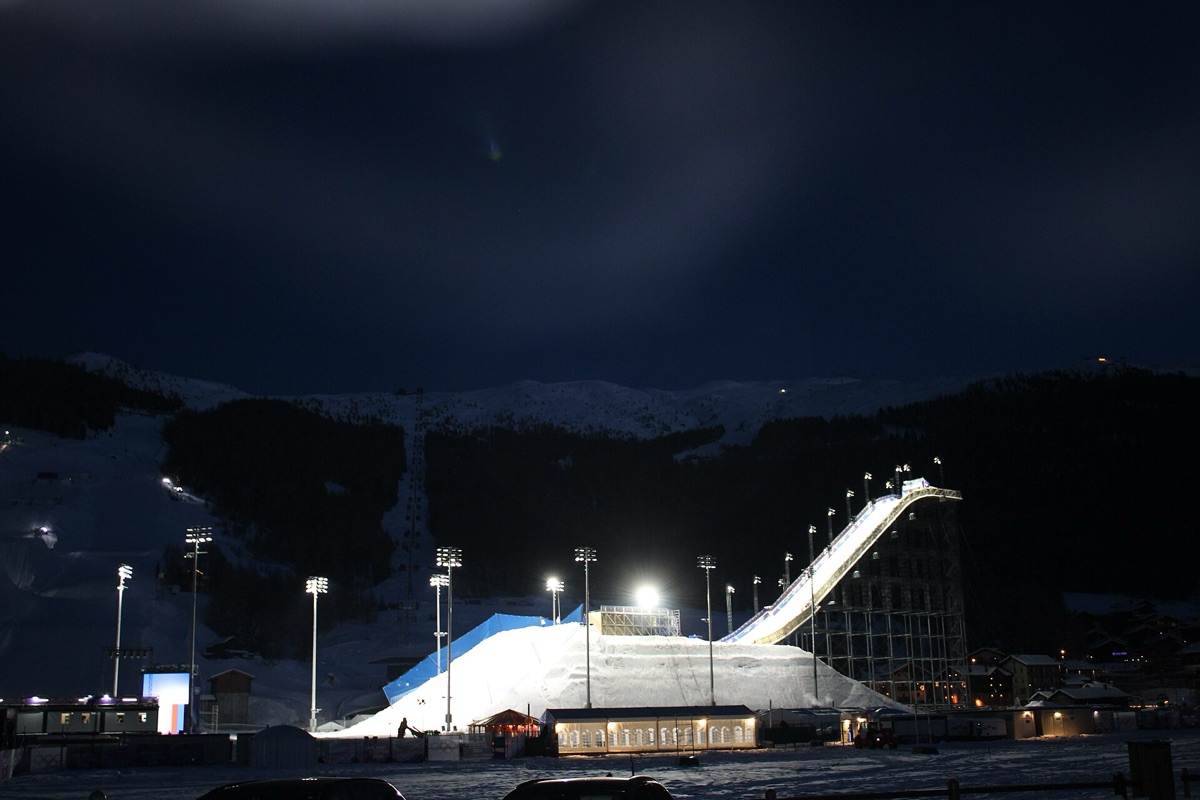 Garde-à-vous piste de snowboard